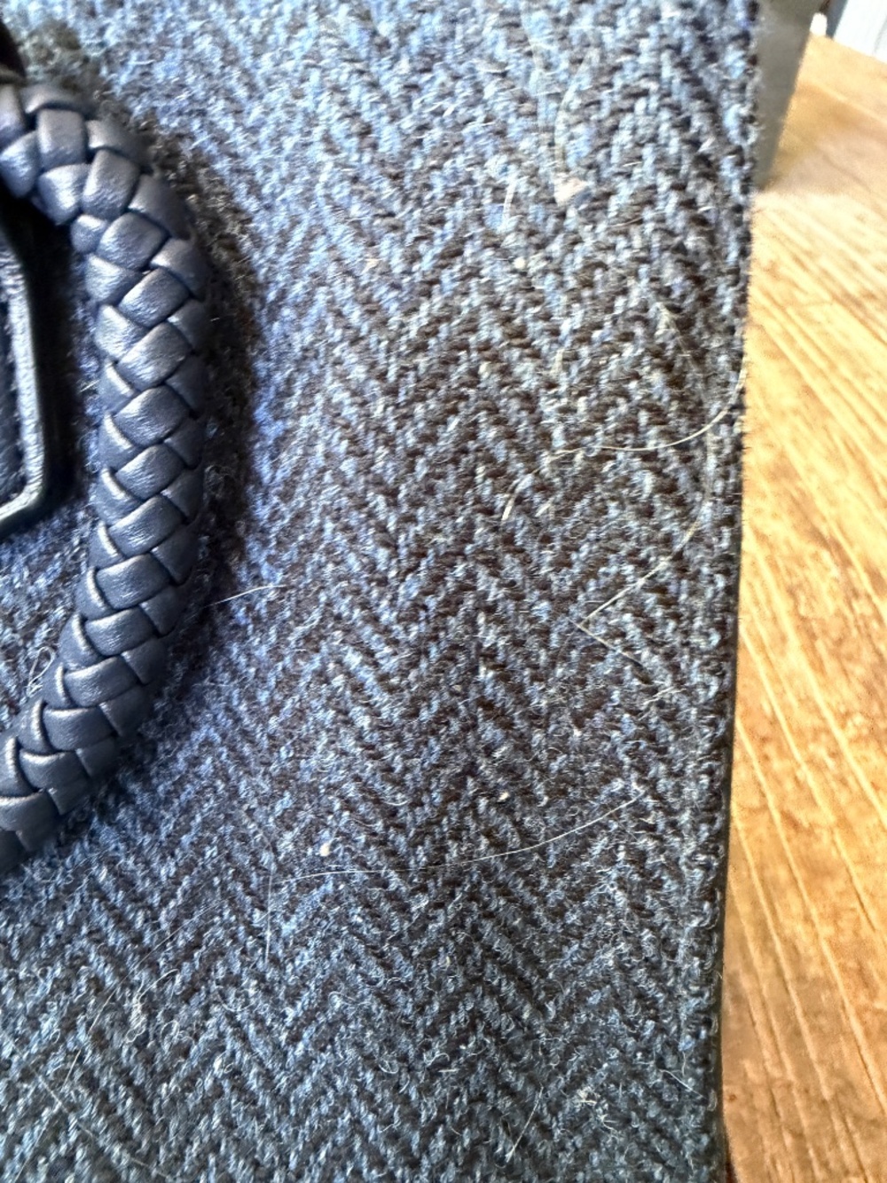 Islander The Aran Tote Crossbody Clutch Harris Tweed in Navy Herringbone - Picture 5 of 12